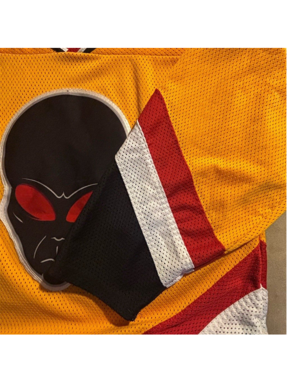 Vintage Alien Head Hockey Jersey Unisex Adult XL Yellow Red White Black